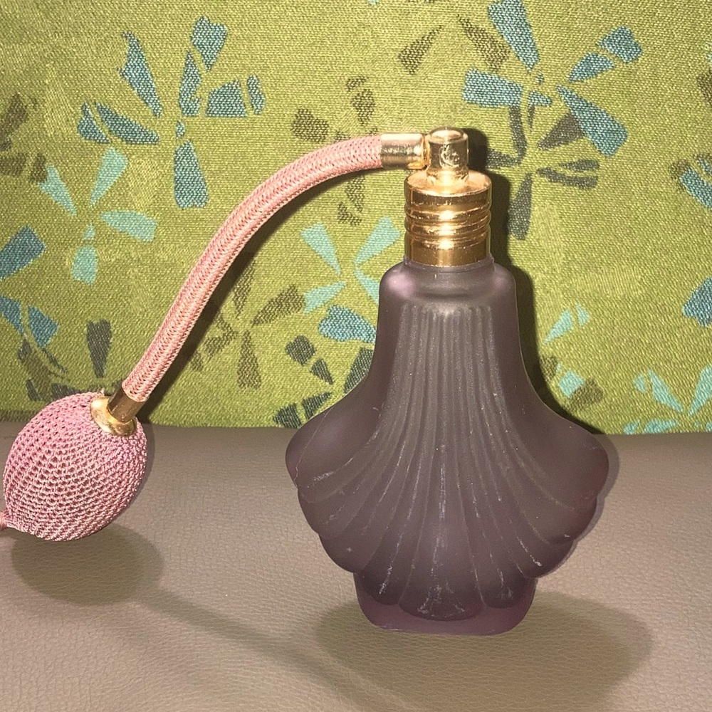 Vintage Perfume Bottle with Atomizer!